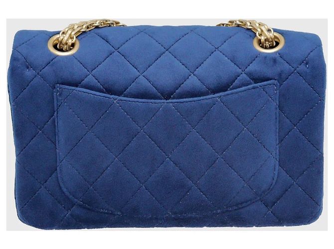 Chanel 2019 MINI VELLUTO BLU TRAPUNTATO 2.55 Reissue 224 borsa con patta Blu navy Gold hardware - vista 4