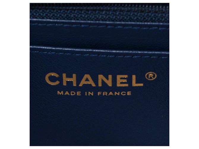 Chanel 2019 MINI VELLUTO BLU TRAPUNTATO 2.55 Reissue 224 borsa con patta Blu navy Gold hardware - vista 9
