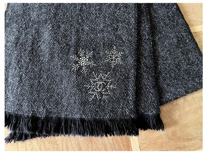 Sciarpa o stola 100% Chanel in cashmere Nero Grigio antracite - vista 2