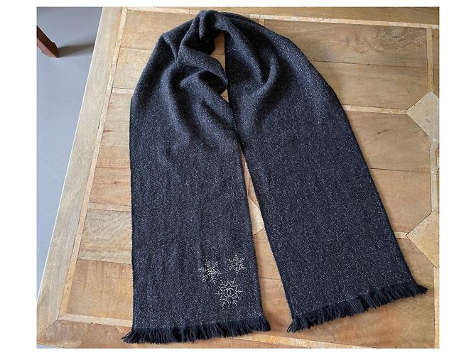 Sciarpa o stola 100% Chanel in cashmere Nero Grigio antracite - vista 5