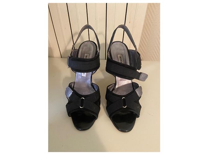 Sandali Manolo Blahnik Skitta in pelle nera Nero - vista 2
