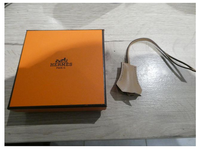 clochette , cerniera per il nuovo lucchetto Hermès per box bag Hermès Crema - vista 2