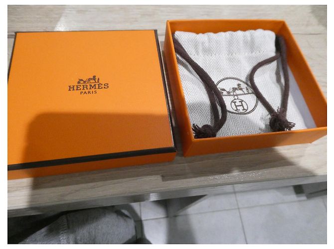 clochette , cerniera per nuovo lucchetto Hermès per borsa, scatola e sacchetto per la polvere Hermès Rosso - vista 4