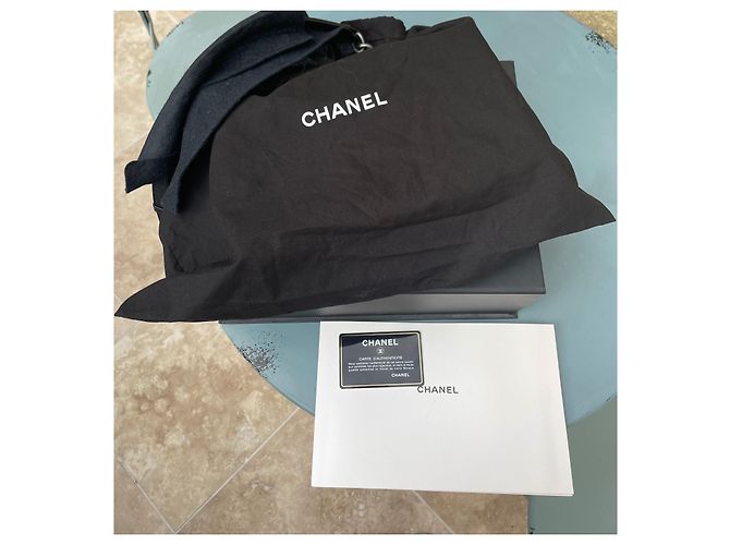 Borsa a mano Chanel Boy in pelle nera Nero - vista 16