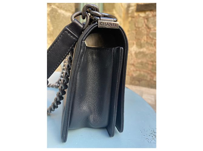 Borsa a mano Chanel Boy in pelle nera Nero - vista 4
