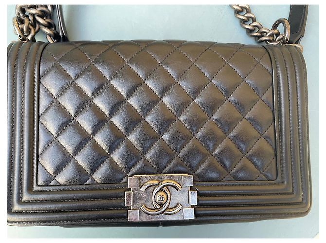 Borsa a mano Chanel Boy in pelle nera Nero - vista 8
