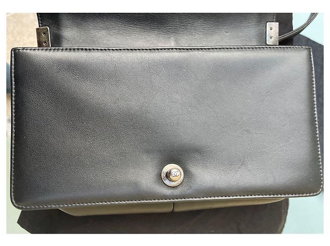 Borsa a mano Chanel Boy in pelle nera Nero - vista 9