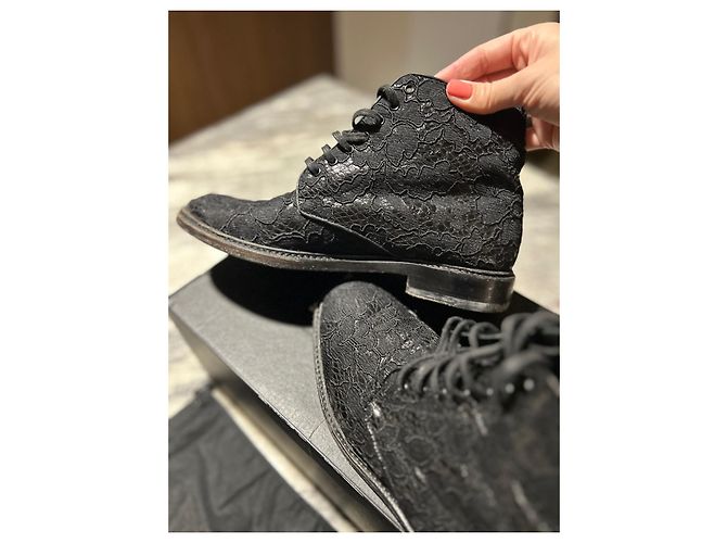 Botas Saint Laurent de cuero negro con encaje - vista 5