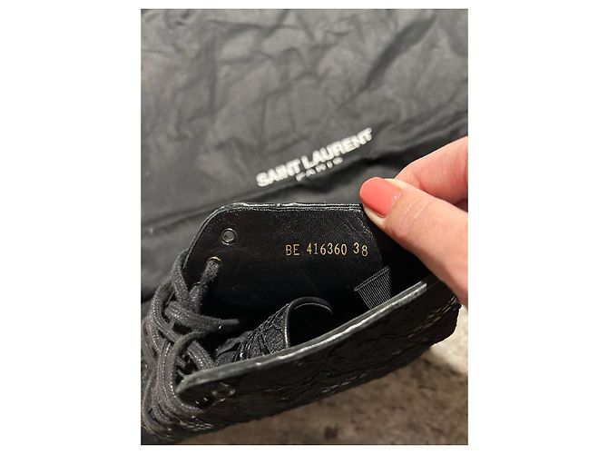 Botas Saint Laurent de cuero negro con encaje - vista 8
