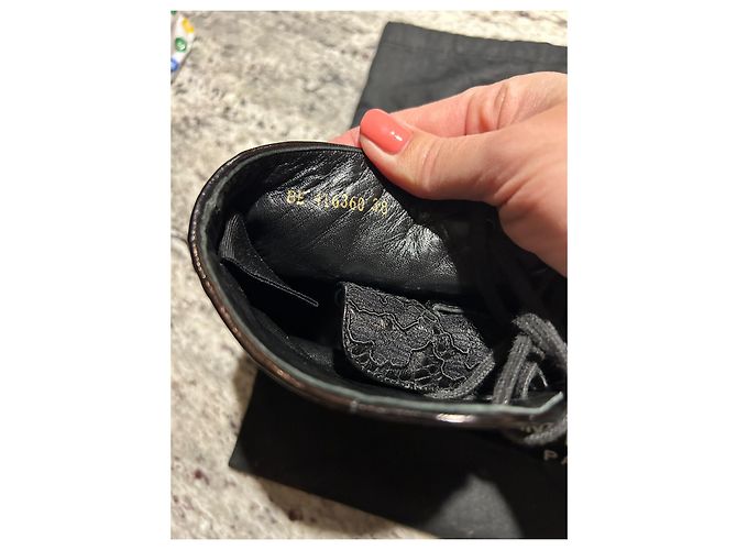 Botas Saint Laurent de cuero negro con encaje - vista 9