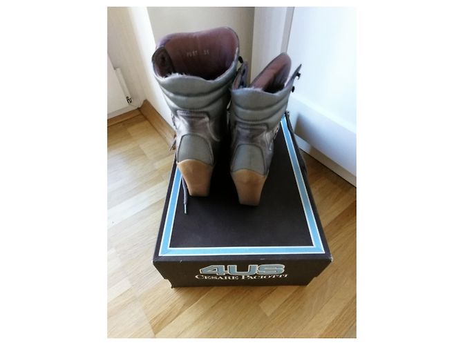 Cesare Paciotti Botin suela de crepe Gris antracita - vista 4