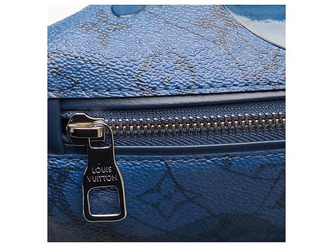 Bumbag Marsupio Louis Vuitton Aquagarden Discovery con monogramma blu - vista 7