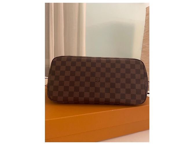 Louis Vuitton Neverfull MM Marron - vue 3