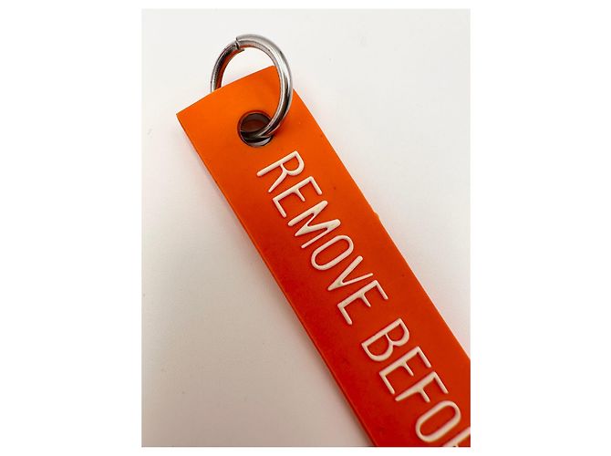 DIOR accessorio  in gomma "Remove Before Flight" - vista 6