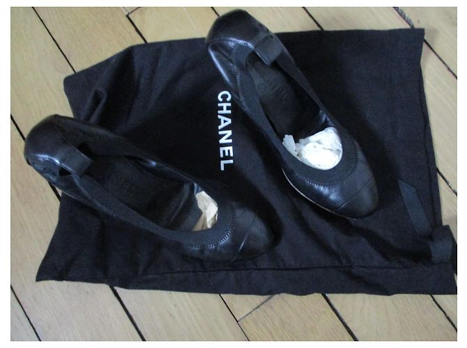 Chanel Décolleté in pelle nera, Pointure 37. Nero - vista 2