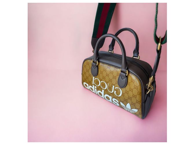 Gucci x Adidas Borsa Boston Duffle in Pelle Caramello - vista 6