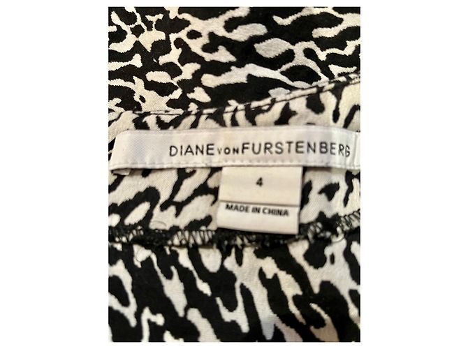 Diane Von Furstenberg Vestido blanco y negro con estampado de serpiente ondulado de DvF Pele - vista 5