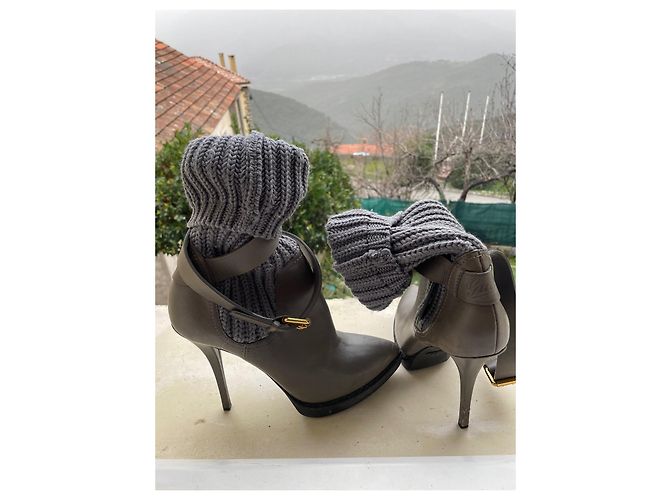 Botines Gucci de piel gris - vista 6