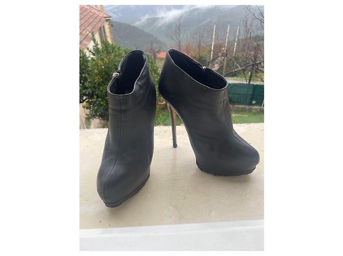 Giuseppe Zanotti Stiefeletten aus Leder in Schwarz - Ansicht 2