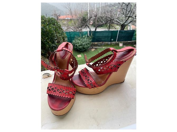 Sandali con tacco Chloé in pelle corallo - vista 5