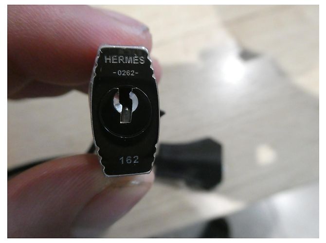 clochette , nuova cerniera e lucchetto Hermès per la borsa per la polvere Hermès Nero - vista 4