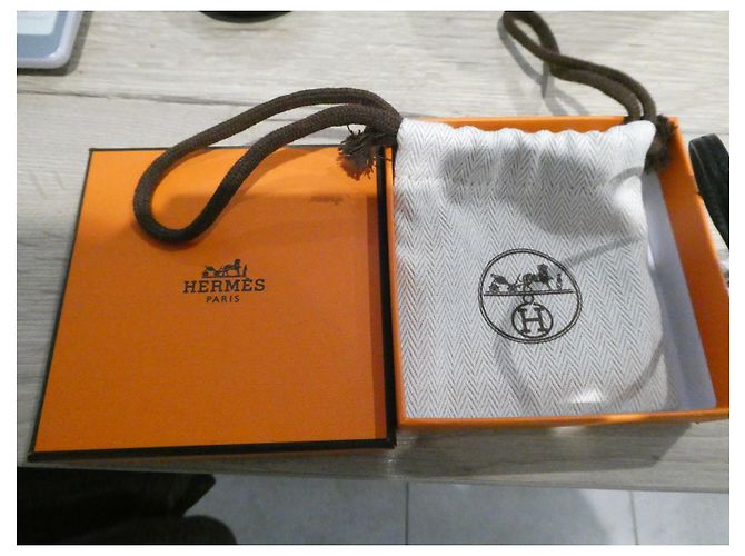 clochette , nuova cerniera e lucchetto Hermès per la borsa per la polvere Hermès Nero - vista 5