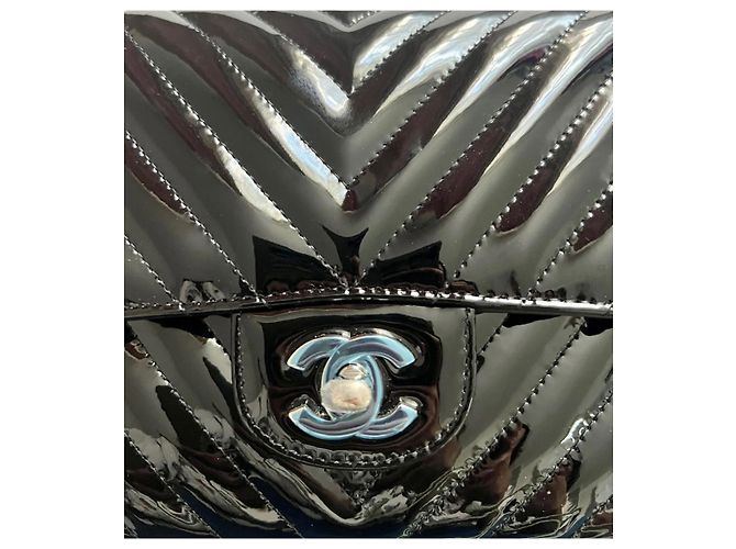 Timeless Borsa Chanel in pelle verniciata nera chevron Nero - vista 3