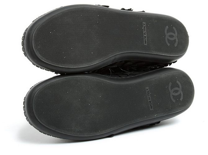 Chanel Mittelhohe schwarze Camelia-Sneaker, EU38 - Ansicht 5
