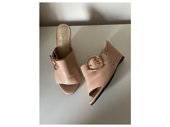 Chanel Mules compensées Beige - vue 11
