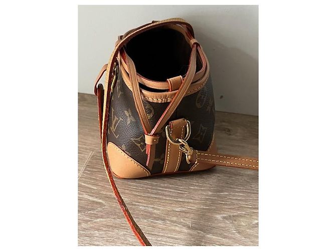 Noe Louis Vuitton Monogram Nano Noé Marrone Marrone chiaro Marrone scuro - vista 11