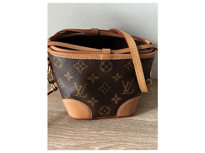 Noe Louis Vuitton Monogram Nano Noé Marrone Marrone chiaro Marrone scuro - vista 12