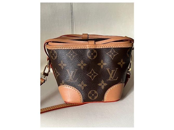 Noe Louis Vuitton Monogram Nano Noé Marrone Marrone chiaro Marrone scuro - vista 7