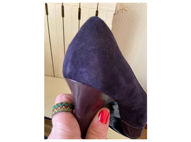 Yves Saint Laurent Purple Suede Pumps 38 - view 10