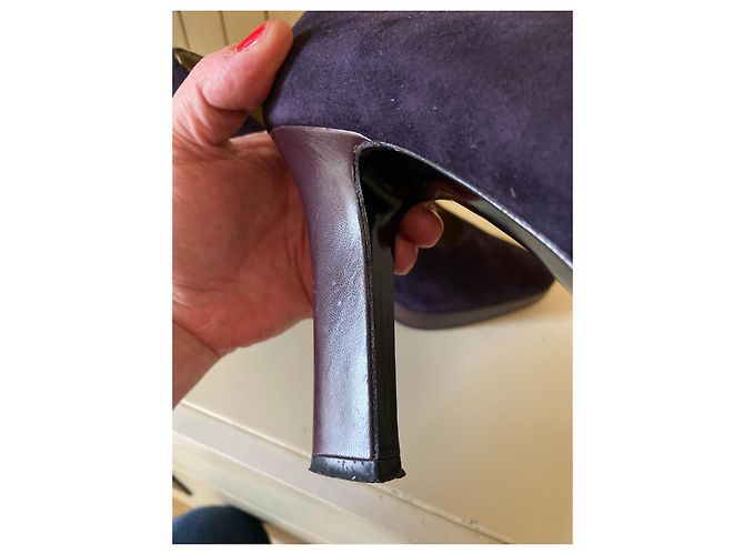 Yves Saint Laurent Purple Suede Pumps 38 - view 11