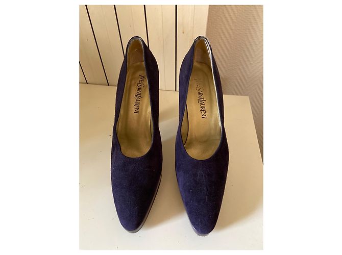 Yves Saint Laurent Purple Suede Pumps 38 - view 2