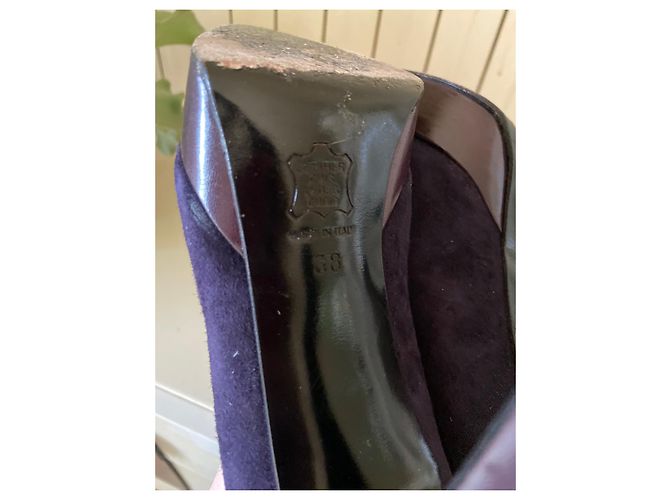 Yves Saint Laurent Purple Suede Pumps 38 - view 6
