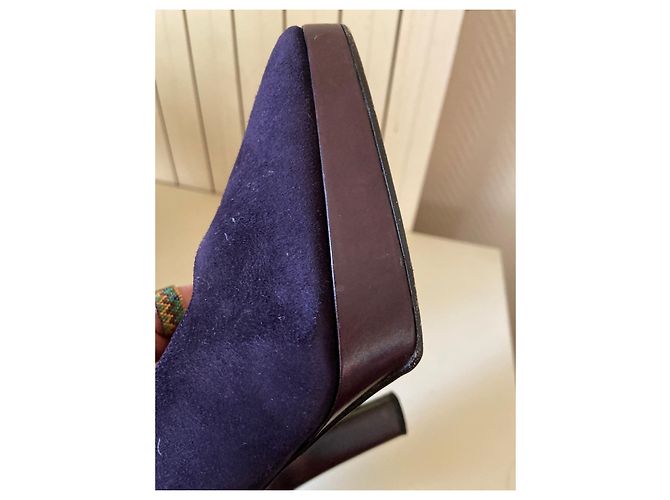 Yves Saint Laurent Purple Suede Pumps 38 - view 7