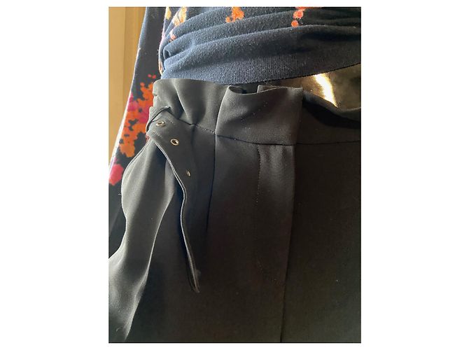Tara Jarmon Pantalón cropped negro con cinturón - vista 6