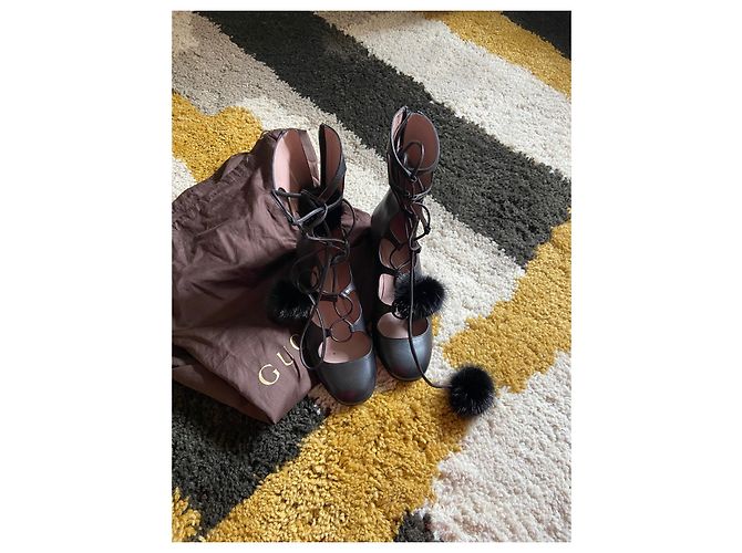 Botas Gucci de piel negra con pompon de visón Negro - vista 7