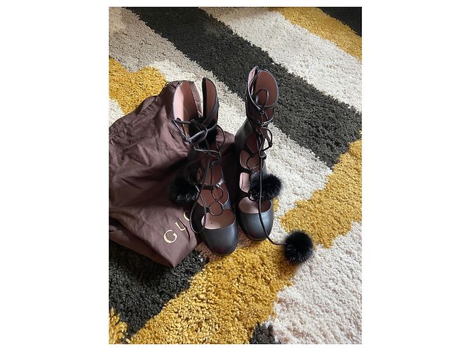 Botas Gucci de piel negra con pompon de visón Negro - vista 8