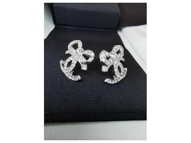 Nastro per orecchini Chanel con logo CC Argento - vista 5