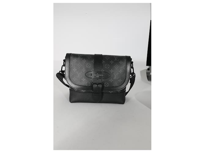 Borsa a tracolla Louis Vuitton Monogram Eclipse Saumur Nero - vista 7