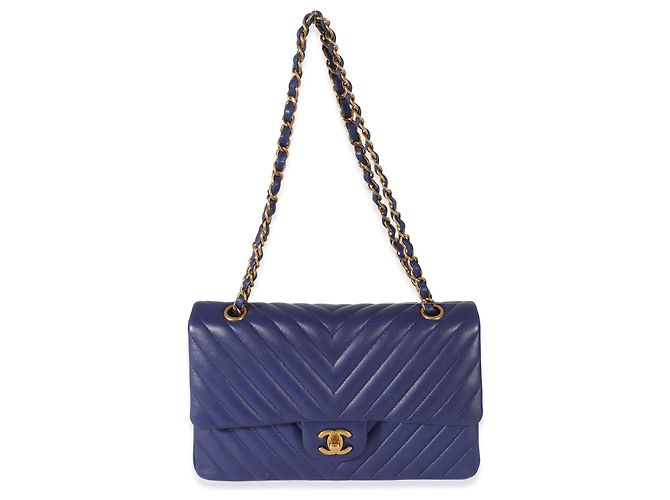 Timeless Chanel Navy Chevron medio classico foderato con patta Blu - vista 2