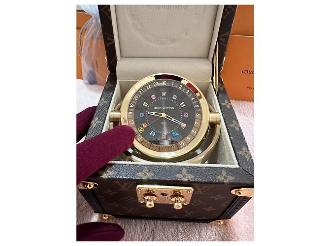 Louis Vuitton Kofferraum-Tischuhr, Quarz, 80MM, stehlen, Monogramm-Leinwand. Braun - Ansicht 6