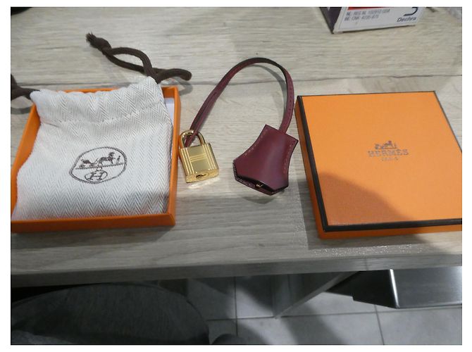 clochette , nuova cerniera e lucchetto Hermès per la borsa per la polvere Hermès Rosso - vista 2