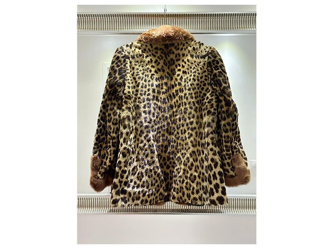 Autre Marque Genuine leopard fur coat with gold shearling collar Leopard print - view 2