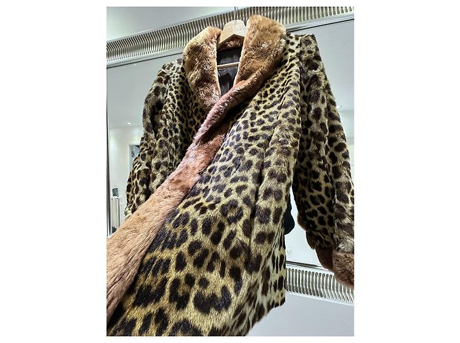 Autre Marque Genuine leopard fur coat with gold shearling collar Leopard print - view 4