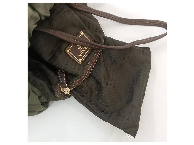 Borsa a tracolla Prada in nylon verde - vista 5