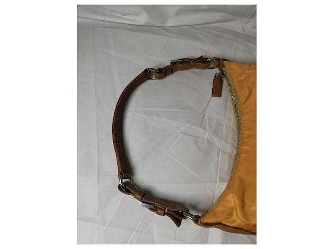 Borsa a tracolla Prada marrone in tessuto - vista 4