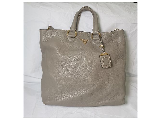 Prada Umhängetasche aus Leder Grau - Ansicht 4